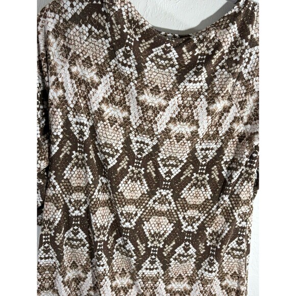 CHICOS Brown Reptile Snakeskin Animal Print Embellish Stretch shirt Sz 2 Large - Picture 7 of 10